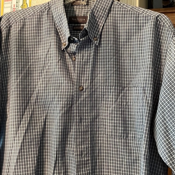 Men’s Van Heusen Button Down Size XL - Picture 2 of 4